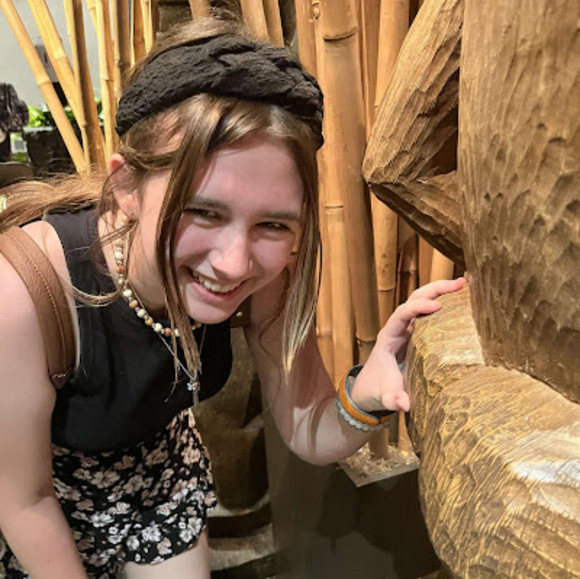 Meet your Posher, Kelsey - Picture 1 of 1